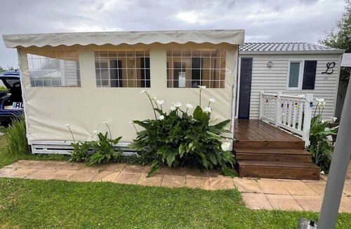 Saint-Arnoult House | Homerez - Bungalow in Saint-Arnoult