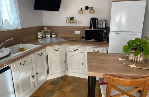 Loches House | Homerez - Charming Home with Jacuzzi in Loches