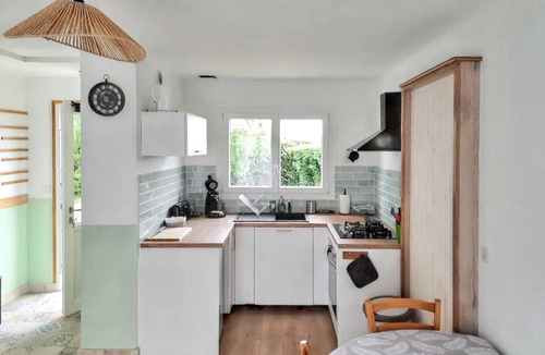 Saint-Meloir-des-Ondes House | Homerez - House in Saint-Méloir-des-Ondes