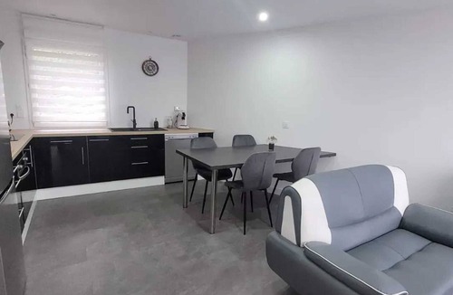 Casson House | Homerez - House in Casson