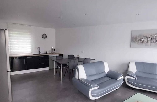 Casson House | Homerez - House in Casson