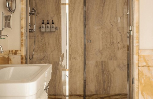 Faubourg-du-Roule Hotel | Hotel Balzac Paris & Spa Ikoï