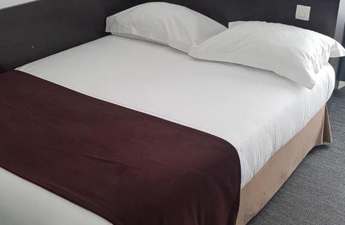 Quartier de la Folie-Mericourt Hotel | Hotel Cosmos