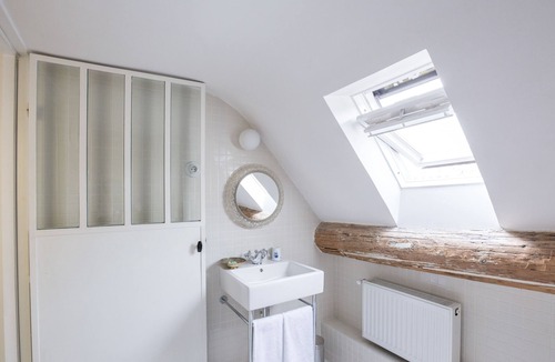 Quartier de Rochechouart Hotel | Hotel du Temps Paris
