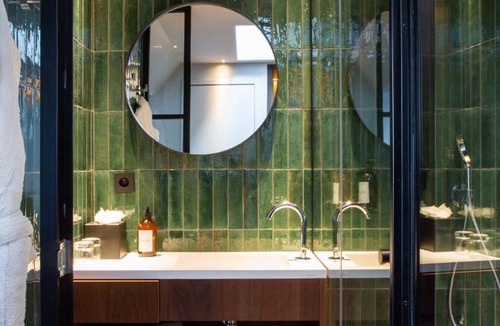 Saint-Vincent-de-Paul Hotel | Hotel Flanelles Paris
