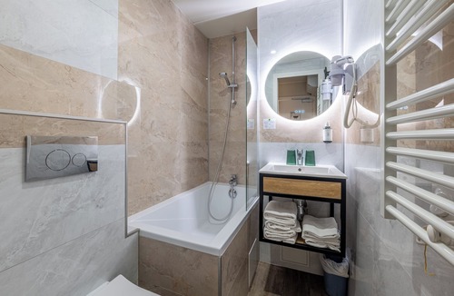 Combat Hotel | Hotel Relais Bergson