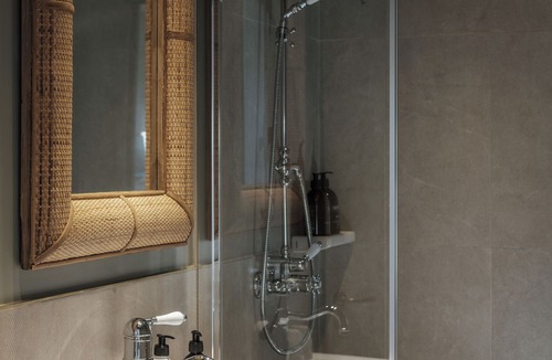 Enfants-Rouges Hotel | Hotel Suzie Blue