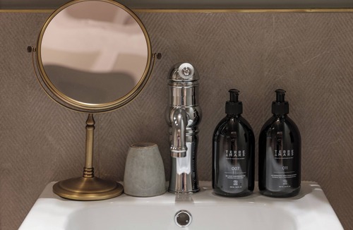 Enfants-Rouges Hotel | Hotel Suzie Blue