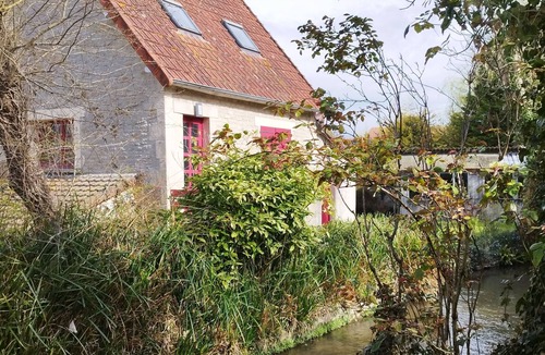 Cairon House | House by the river, 12 kms from the sea, shops, 10 km from Caen