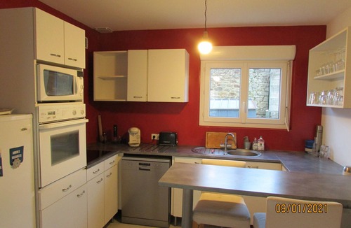 Auray House | House close to station with garden and parking in quiet area