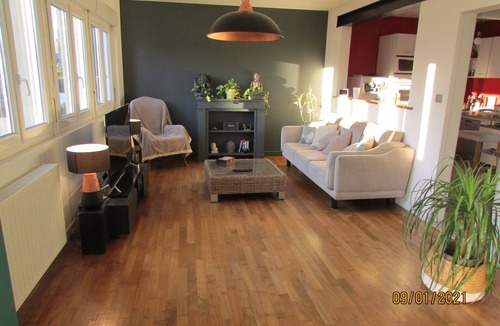 Auray House | House close to station with garden and parking in quiet area