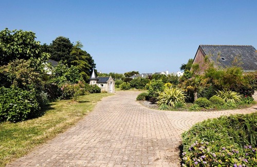 Le Croisic House | House for 11 people, large garden, 5 minutes from the port. Quiet. pets welcome
