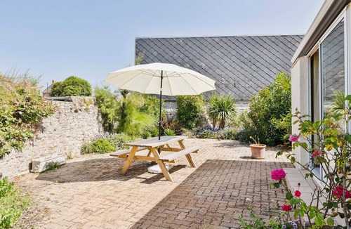 Le Croisic House | House for 11 people, large garden, 5 minutes from the port. Quiet. pets welcome