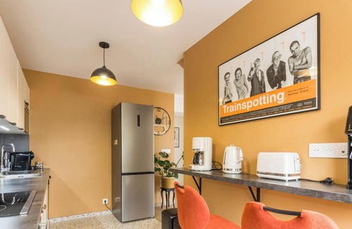 Saint-Hilaire-du-Harcouet Cottage | House with pets & parking - 6 guests