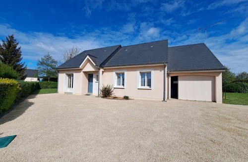 Auvers-le-Hamon House | House near lake and wildlife park
