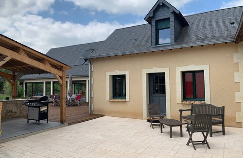 La Chartre-sur-le-Loir House | House with indoor swimming pool and jacuzzi
