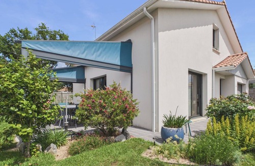 Saint-Michel-Chef-Chef House | House with garden, 7 adults 1 child