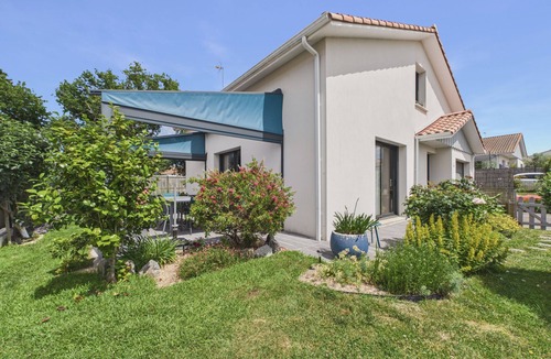 Saint-Michel-Chef-Chef House | House with garden, 7 adults 1 child