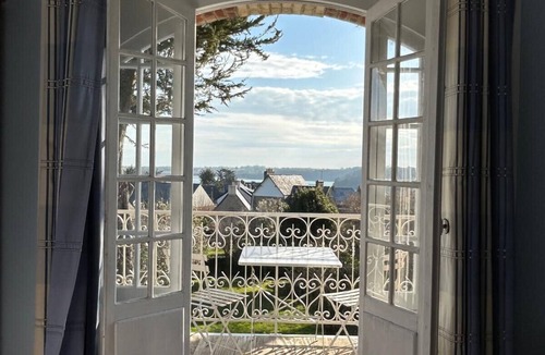 La Richardais House | House with Balcony and Sea View in La Richardais