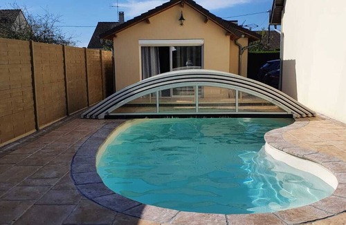 Menneval Condo | House with covered and heated swimming pool in Normandy