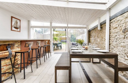 Barbatre Ski Chalet | House with garden for 8, 550m from the beach