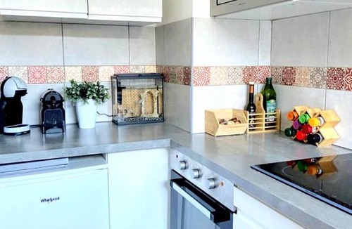 Poissy Apartment | HYPER CENTRE Gare RER A 250m Paris 20min