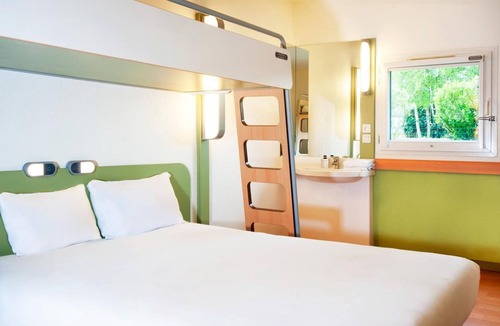 Flers Hotel | ibis budget Flers Les Grands Champs