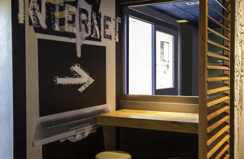 Saint-Cyr-l'Ecole Hotel | ibis budget Versailles Chateau Saint cyr l'Ecole