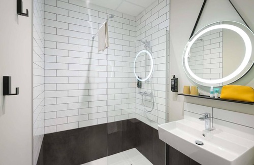 Falaise Hotel | ibis Falaise Coeur de Normandie