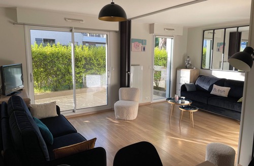 Pornichet Apartment | Ideal location, beach and shops 3 minutes away, with secure garage