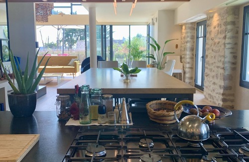 Larmor-Baden House | Ideal location, calm, comfort and access to Nivarh beach and private pool
