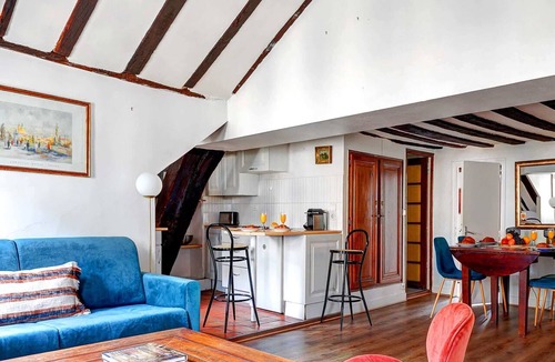 Les Iles Apartment | Ile Saint-Louis 2BR - Notre-Dame & Sainte-Chapelle
