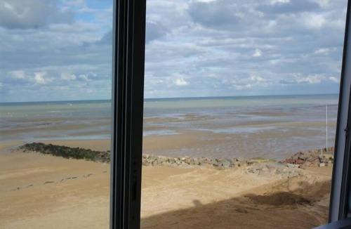 Courseulles-sur-Mer Apartment | IMPRENSABLE SEA VIEW - 2 rooms Courseulles-sur-Mer 4 people