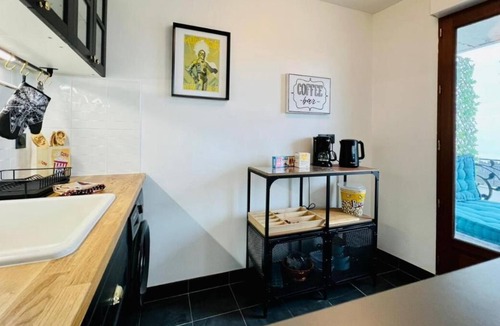 Chartres Apartment | In cinema mode! Hyper downtown with terrace!