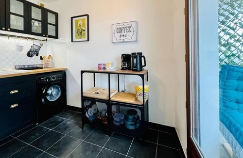 Chartres Apartment | In cinema mode! Hyper downtown with terrace!