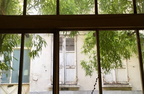 Quartier de la Goutte-d'Or House | Independent triplex chalet on interior courtyard with bamboo