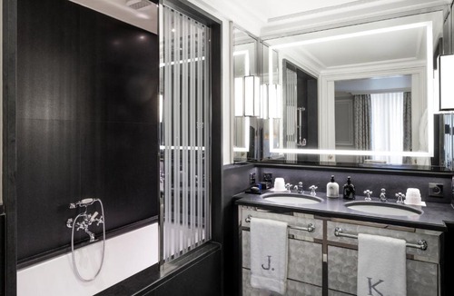 Quartier des Invalides Hotel | J.K. Place Paris