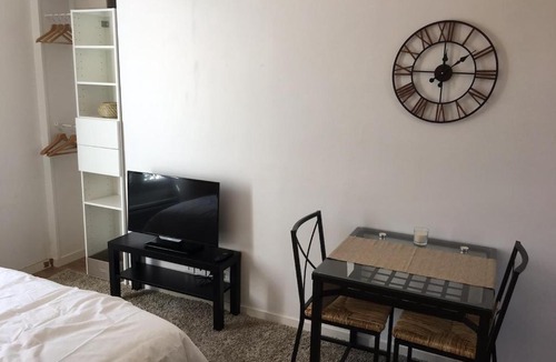 Maisons-Laffitte Apartment | Joli studio, hypercentre, à 20 min des Champs Elysées en train