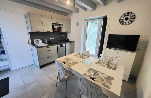 Pirou Apartment | Jolie Maison De Plage Cyprange Apartment with Private Terrace, Garden, and Wi-Fi
