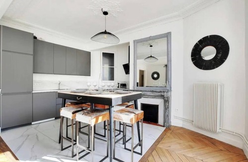 Quartier de la Roquette Apartment | JUST A STONE’S THROW FROM THE ICONIC PLACE DES VOSGES - LE MARAIS - 3 BEDROOM