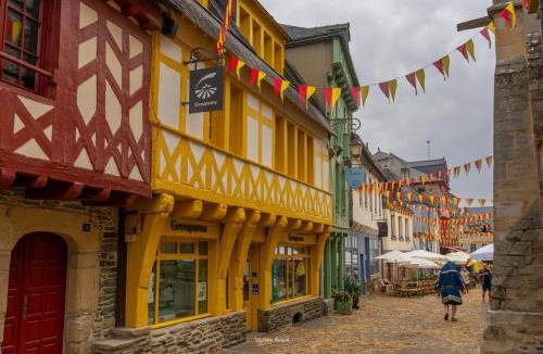 Josselin House | KER jojo-sselin