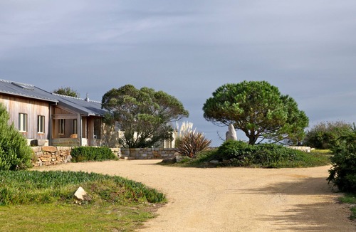 Pleumeur-Bodou House | Kerguinic dot FR, for families or friends, exceptional location, 180° sea view.