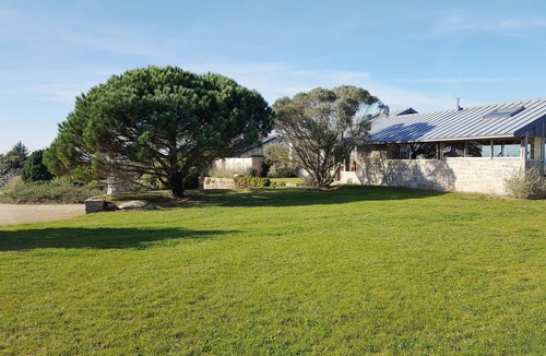 Pleumeur-Bodou House | Kerguinic dot FR, for families or friends, exceptional location, 180° sea view.