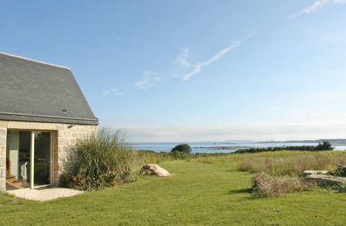 Pleumeur-Bodou House | Kerguinic dot FR, for families or friends, exceptional location, 180° sea view.