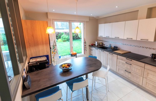 Saint-Philibert House | KERVARAIL House close to beaches. sleeps 10