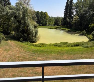 Briollay Apartment | L appartement du lac