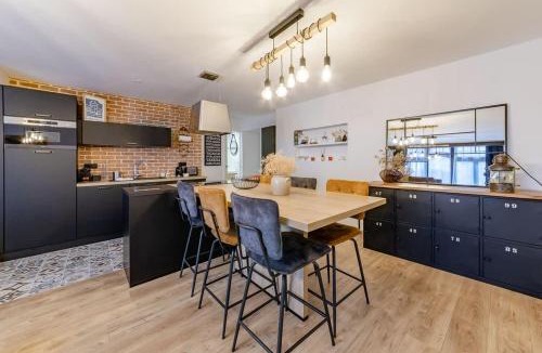 Saint-Servan Apartment | L'Atelier - Plage à 50m et Remparts à 500m