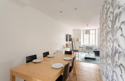 Bourg-l'Eveque Apartment | L'ECRIVAIN by Cocoonr
