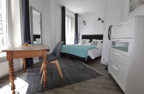 Intra Muros Apartment | L'Emeraude