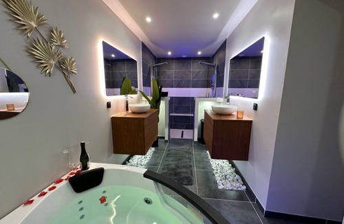 Tourlaville House | L'Envol - Jacuzzi - Sauna - View over Cherbourg